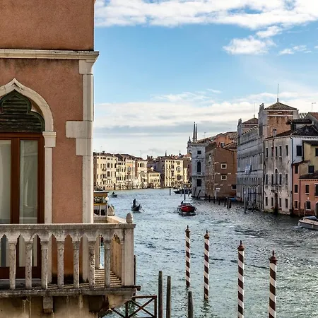 Апартаменты Ca' De Le Colonne - Luxury Grand Canal View