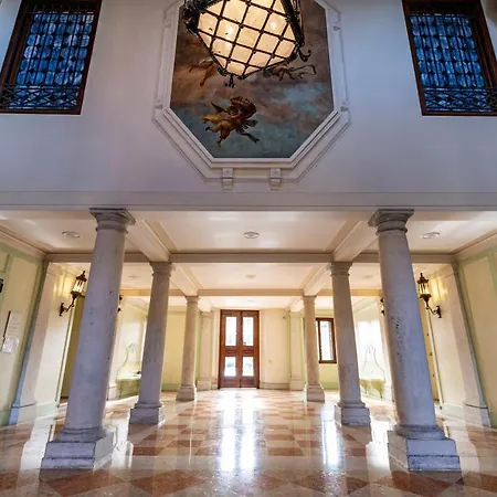 Ca' De Le Colonne - Luxury Grand Canal View Апартаменты *
