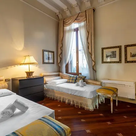 アパート Ca' De Le Colonne - Luxury Grand Canal View ヴェネツィア
