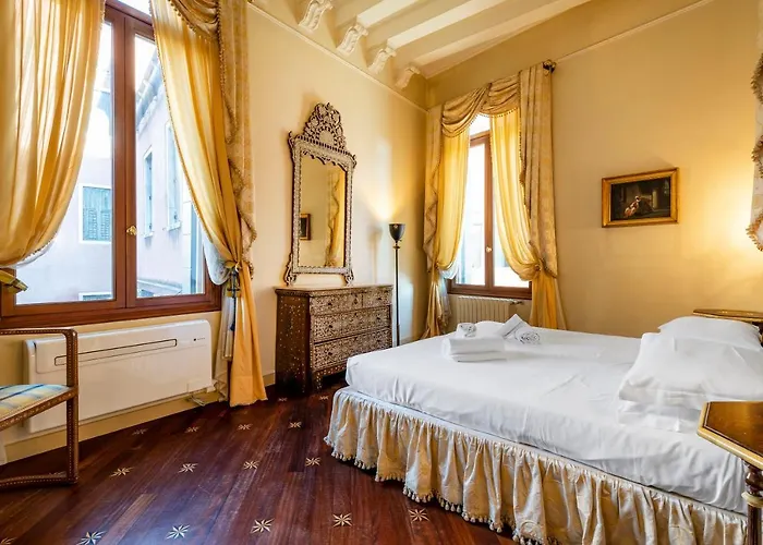 Ca' De Le Colonne - Luxury Grand Canal View דירה *