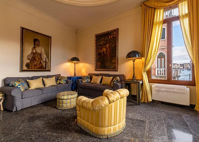 Ca' De Le Colonne - Luxury Grand Canal View דירה *