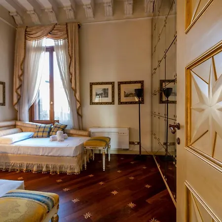 アパート Ca' De Le Colonne - Luxury Grand Canal View ヴェネツィア